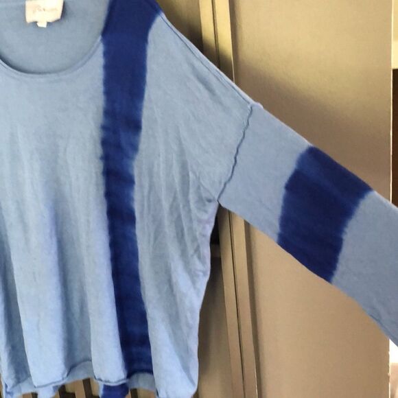 Zoe Cputure 100% silk Blue tie-dye lightweight knit top. Size L crop - Picture 4 of 7